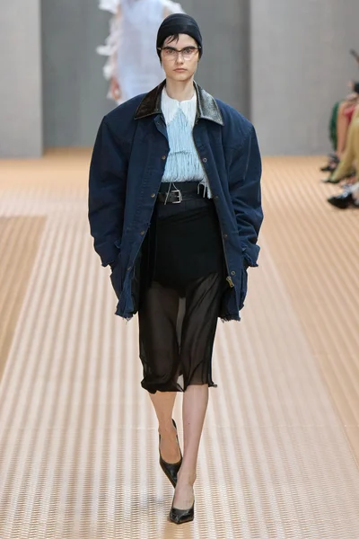 Look 14